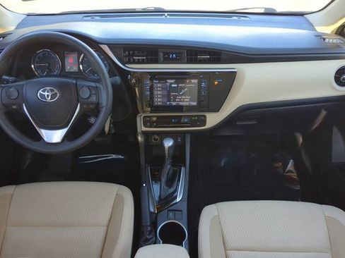 Used 2018 Toyota Corolla SE image 14