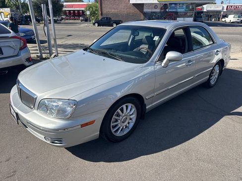 Used 2005 Hyundai XG350 L FWD image 4