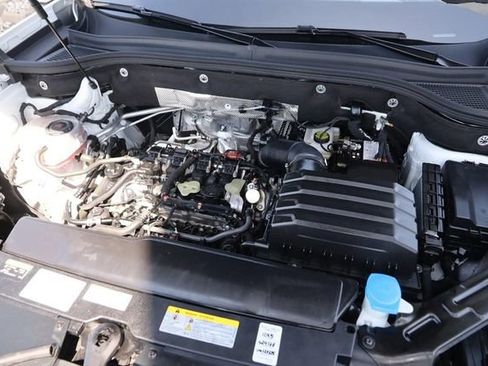 Used 2024 Volkswagen Atlas Cross Sport SEL R-Line AWD/4WD image 27