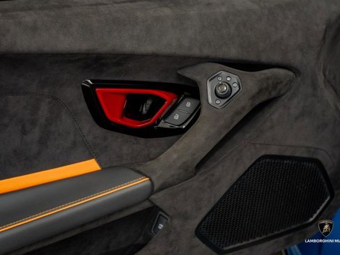 Used 2023 Lamborghini Huracan Tecnica image 29