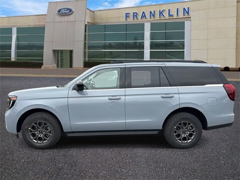 New 2025 Ford Expedition Active image 4