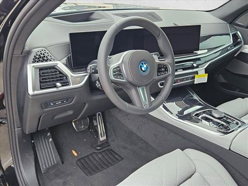 Used 2026 BMW X5 xDrive50e w/ M Sport Package AWD/4WD image 9