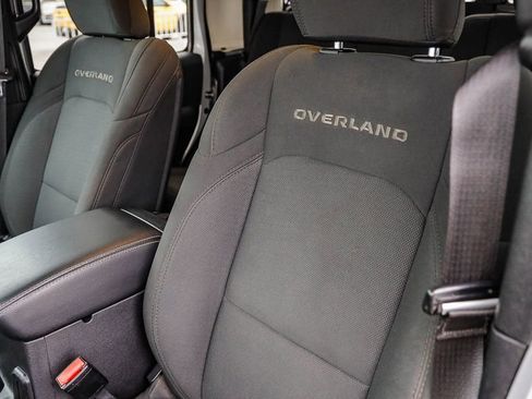 Used 2023 Jeep Gladiator Overland AWD/4WD image 29