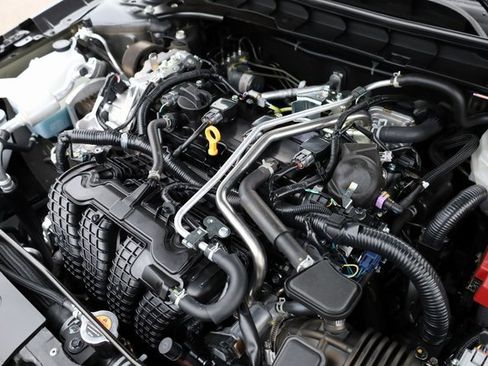 New 2025 Nissan Altima 2.5 SR image 9