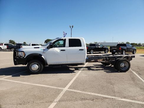Used 2024 RAM 5500 Tradesman w/ Chrome Appearance Group AWD/4WD image 2