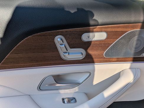 Certified 2025 Mercedes-Benz GLS 450 4MATIC image 29