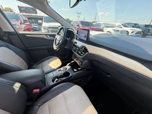 Used 2021 Ford Escape Titanium w/ Titanium Elite Package FWD image 25