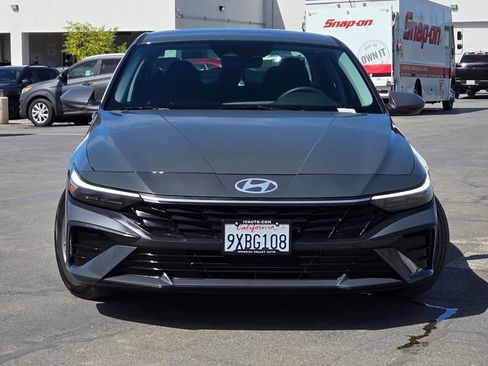 Used 2026 Hyundai Elantra SE FWD image 25
