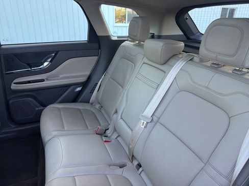 Used 2022 Lincoln Corsair AWD w/ Premium Package image 27
