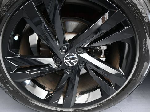 Used 2024 Volkswagen Tiguan SE R-Line FWD image 44