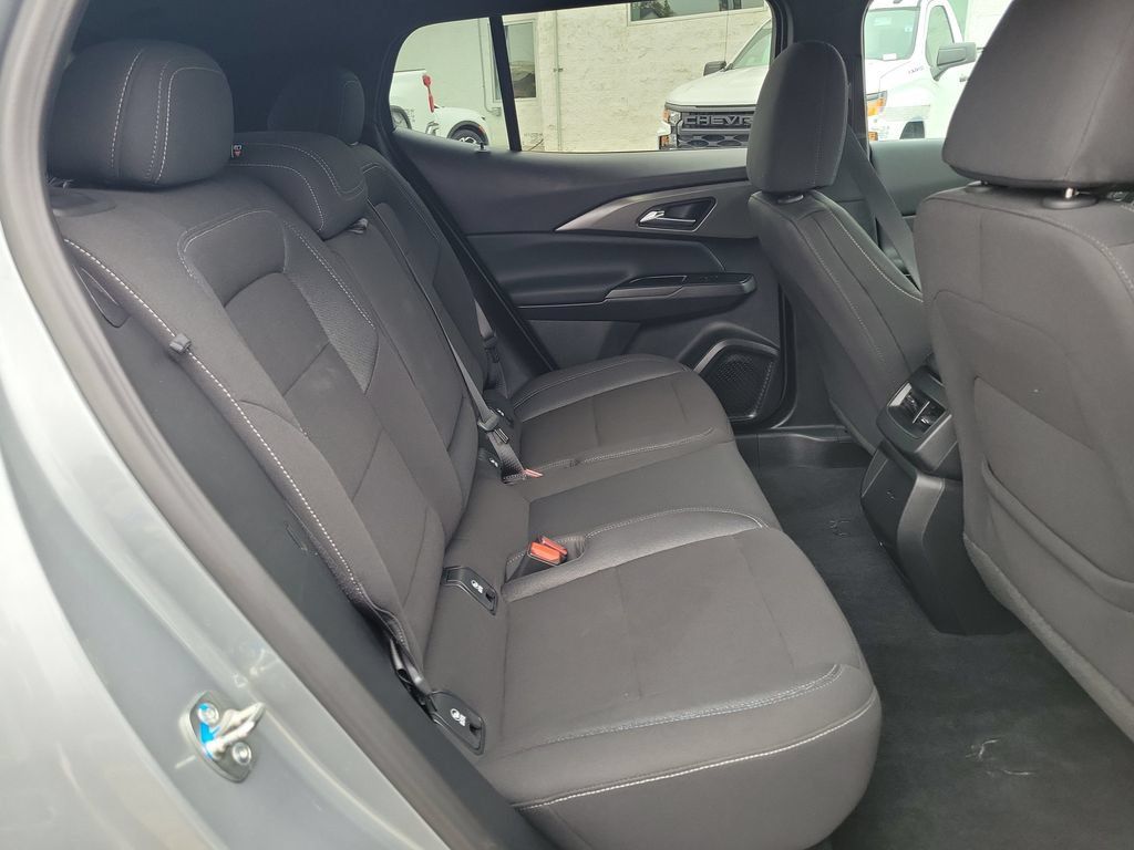 Used 2026 Chevrolet Equinox EV LT FWD image 19