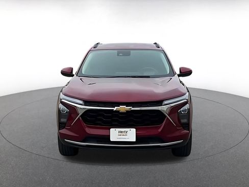 Used 2025 Chevrolet Trax LT image 4