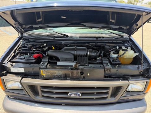 Used 2006 Ford E-150 and Econoline 150 RWD image 38