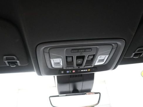 Used 2023 Chevrolet Silverado 1500 High Country w/ High Country Premium Package AWD/4WD image 6