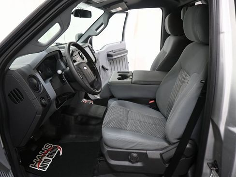 Used 2015 Ford F250 XL w/ XL Appearance Package image 6