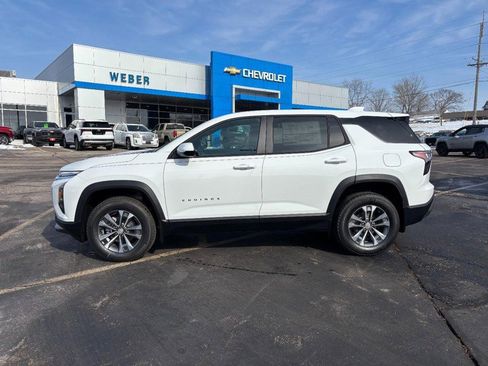 New 2026 Chevrolet Equinox LT image 2