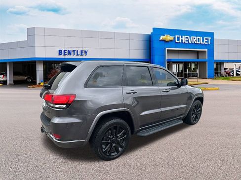 Used 2020 Jeep Grand Cherokee Altitude image 5