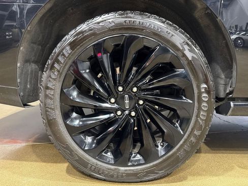 Used 2020 Lincoln Navigator L Reserve w/ Equipment Group 208A Reserve image 29