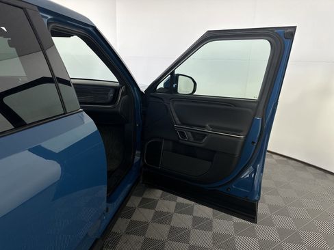 Used 2022 Rivian R1T Launch Edition image 16