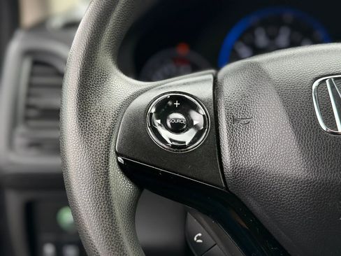 Used 2016 Honda HR-V LX image 20