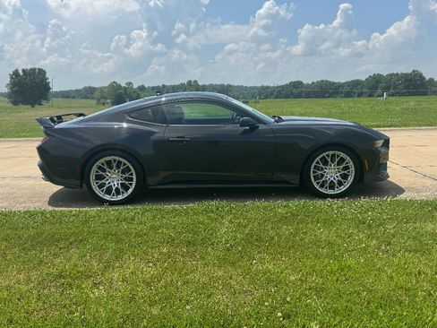 Used 2024 Ford Mustang GT Premium w/ GT Performance Package image 8