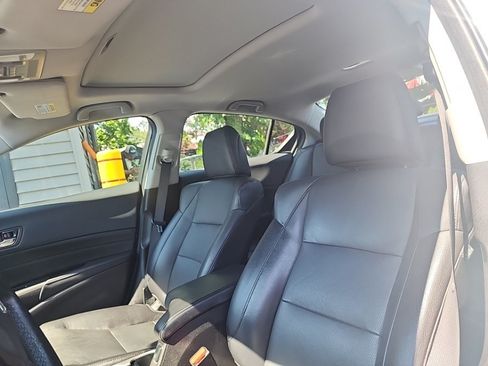 Used 2018 Acura ILX FWD image 25
