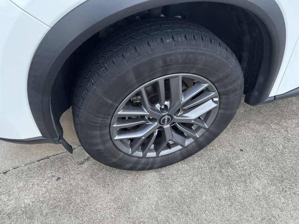 Used 2024 Nissan Rogue S AWD/4WD image 10