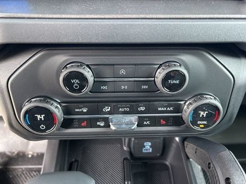 New 2025 Ford Bronco Big Bend w/ Black Diamond Package AWD/4WD image 16