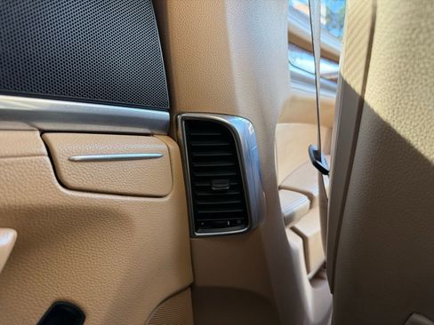 Used 2012 Porsche Panamera image 40