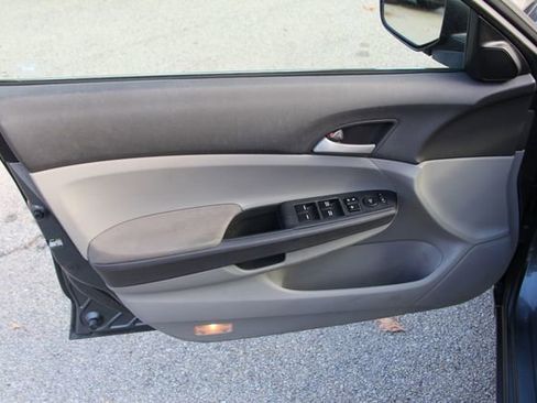 Used 2010 Honda Accord LX-P image 10