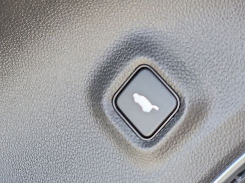 Used 2023 Acura MDX SH-AWD w/ Technology Package image 28