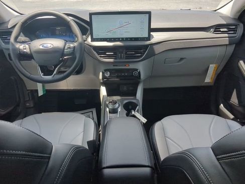 Used 2025 Ford Escape SE w/ PHEV Premium Package image 16