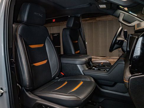 Used 2025 GMC Sierra 2500 AT4 w/ AT4 Premium Plus Package image 28