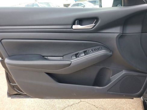 Used 2024 Nissan Altima 2.5 SV image 16