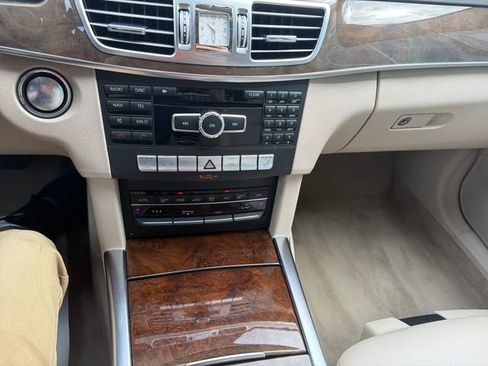 Used 2014 Mercedes-Benz E 350 4MATIC Sedan image 28