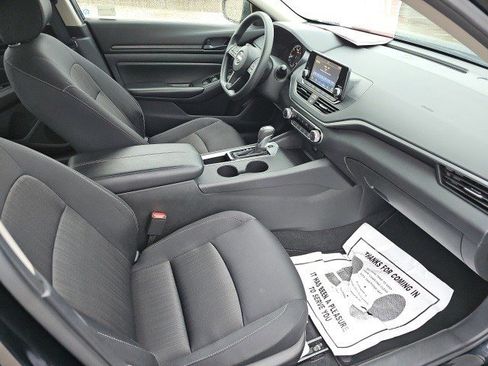 Used 2024 Nissan Altima 2.5 S image 11