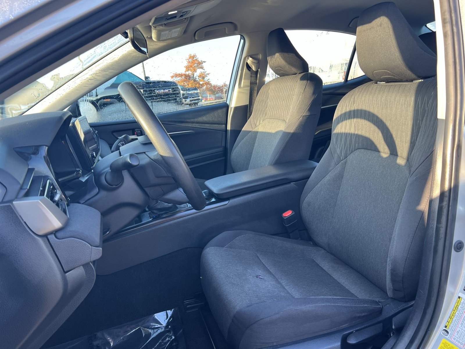 Used 2025 Toyota Camry LE FWD image 13