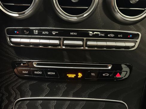 Used 2018 Mercedes-Benz GLC 300 4MATIC Coupe image 41