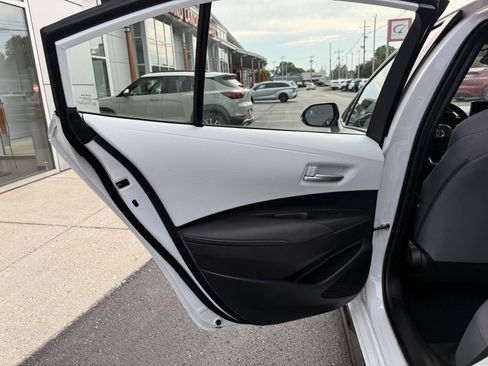 Used 2025 Toyota Corolla SE FWD image 27