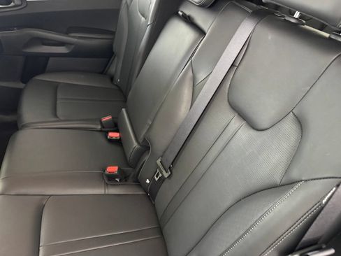Used 2025 Kia Sorento S AWD/4WD image 25