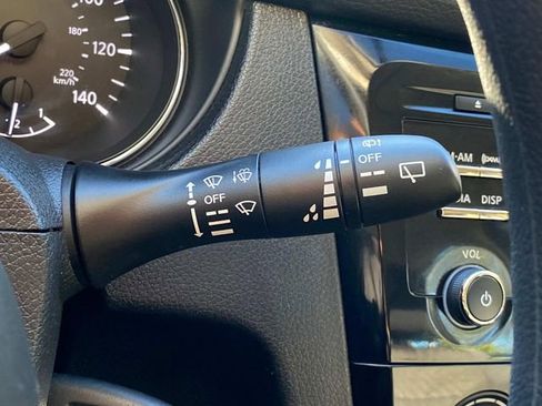 Used 2017 Nissan Rogue S image 22