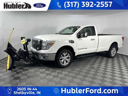 Used 2017 Nissan Titan SV AWD/4WD image 5