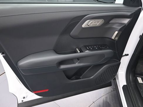 New 2027 Kia Telluride S w/ Towing Package FWD image 10