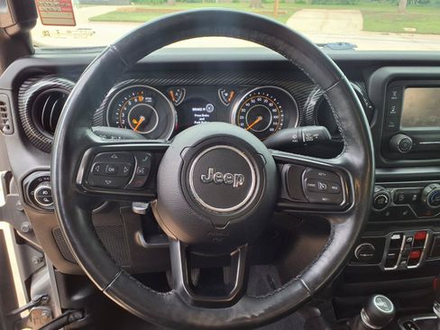 Used 2020 Jeep Gladiator Sport w/ Cold Weather Group AWD/4WD image 5