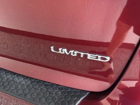 Used 2019 Chrysler Pacifica Limited FWD image 48