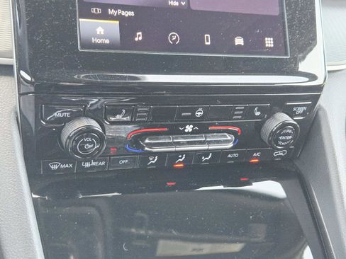 Used 2024 Jeep Grand Cherokee Altitude image 30