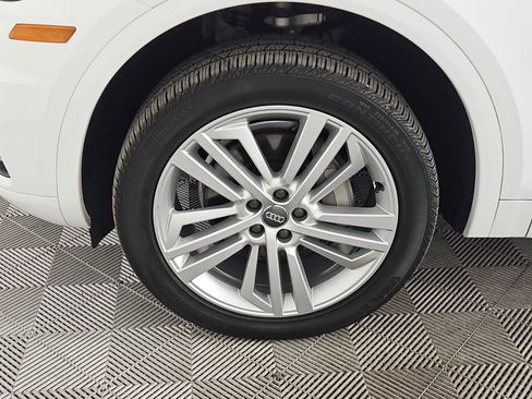 Used 2018 Audi Q5 2.0T Premium Plus w/ Premium Plus Package image 11