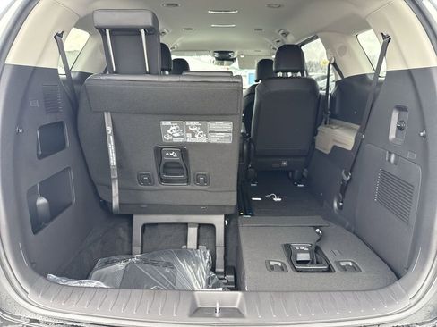 New 2026 Kia Carnival FWD image 20