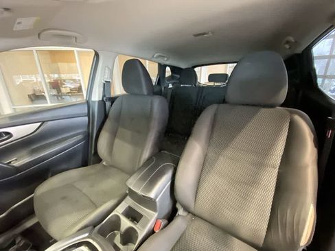 Used 2021 Nissan Rogue Sport S image 14