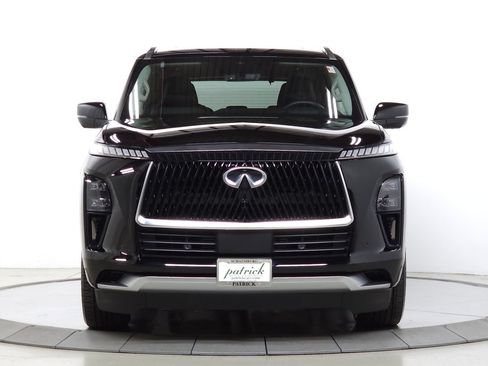 Used 2025 INFINITI QX80 Luxe AWD/4WD image 2